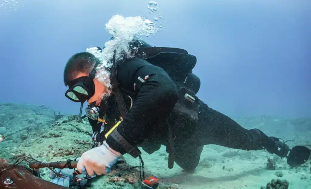 Internet Connection in The Ocean .jpg