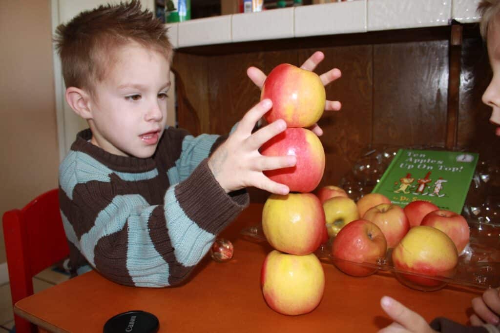Stacking of Apples
